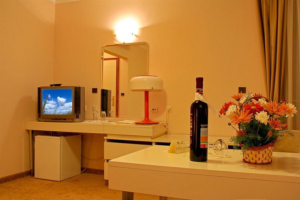 Geneva Hotel София Экстерьер фото